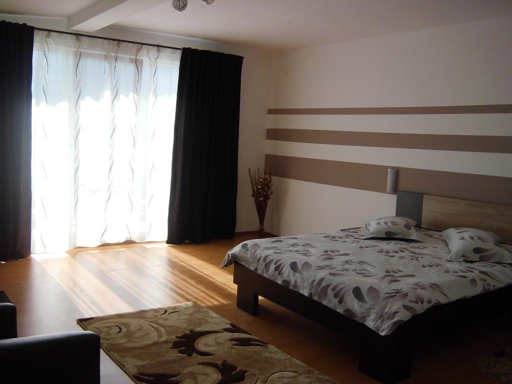 Casa Verde Orsova Ngoại thất bức ảnh